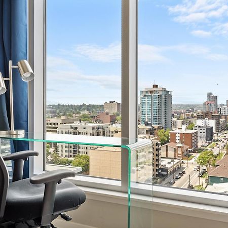 City Centre Retreat - 1Br Condo With Desk YYC 외부 사진