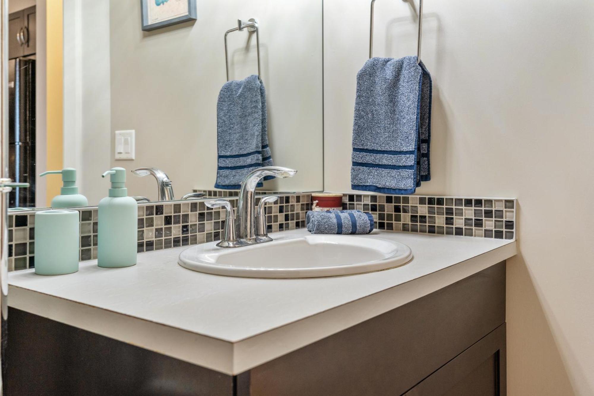 City Centre Retreat - 1Br Condo With Desk YYC 외부 사진