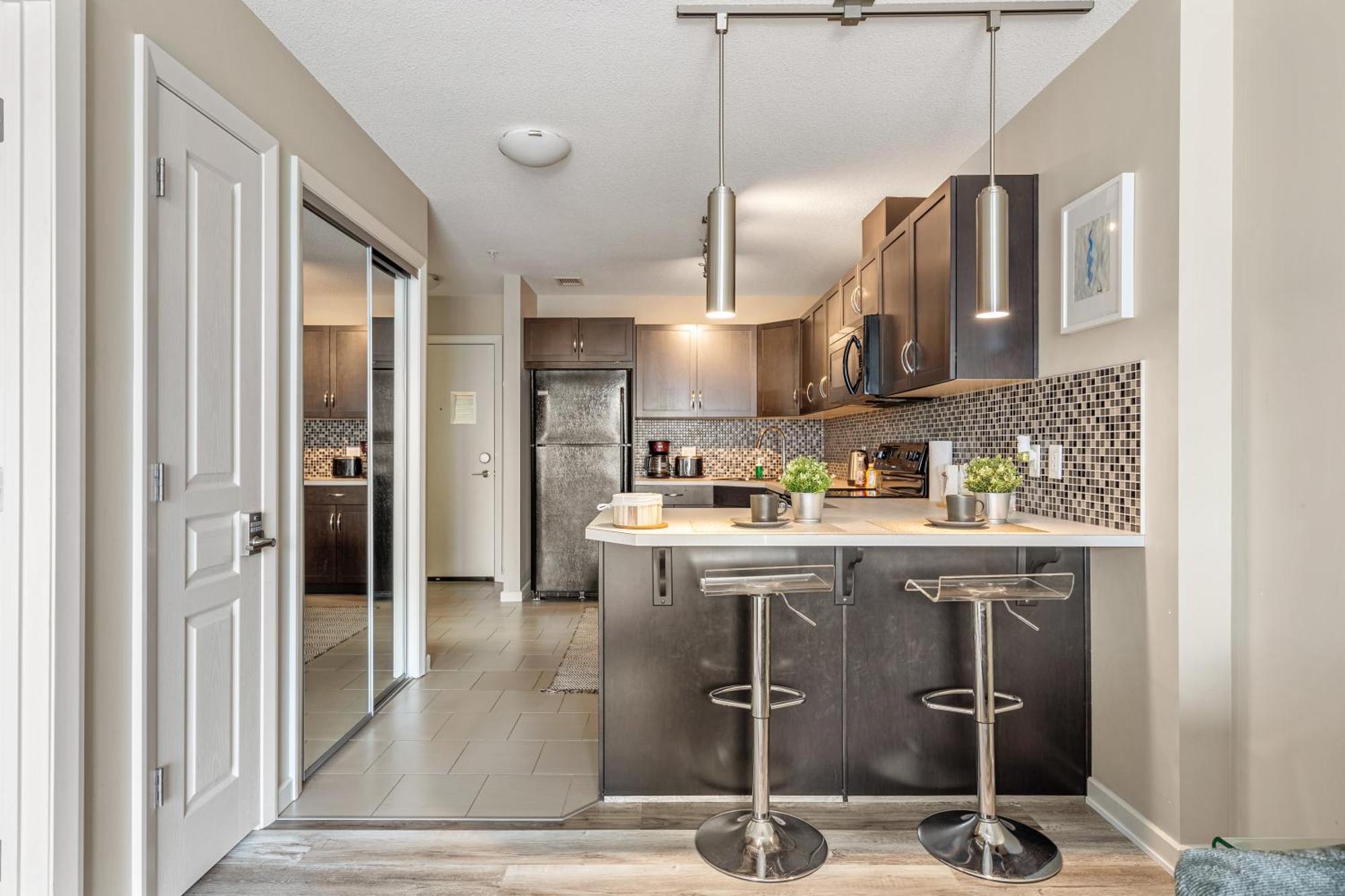 City Centre Retreat - 1Br Condo With Desk YYC 외부 사진