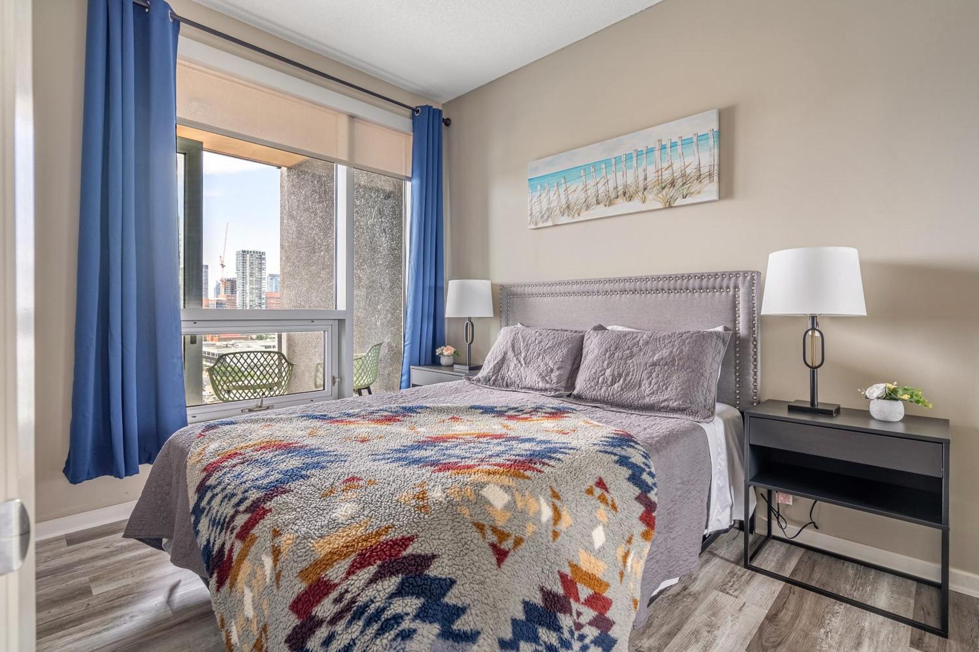 City Centre Retreat - 1Br Condo With Desk YYC 외부 사진