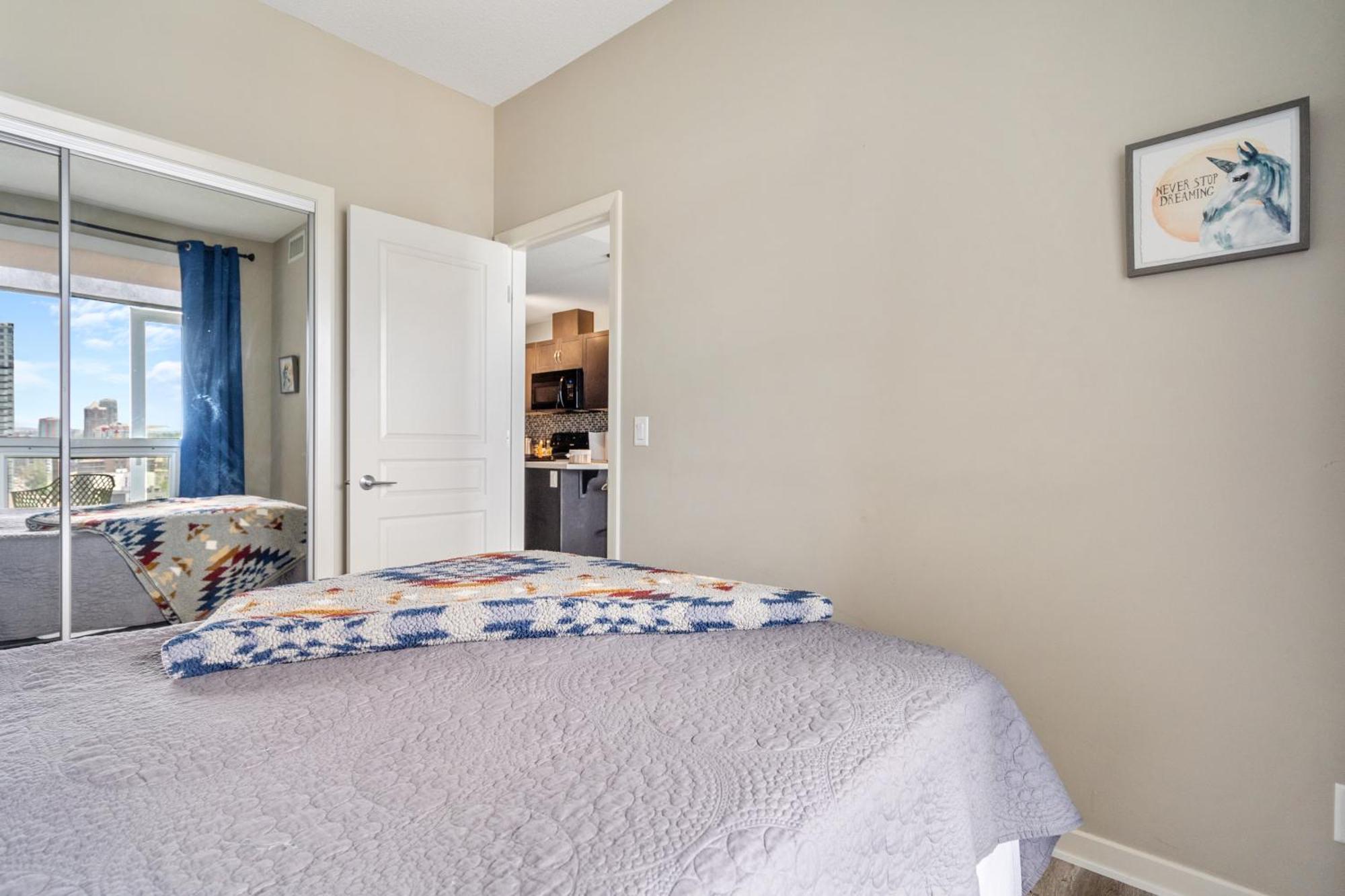 City Centre Retreat - 1Br Condo With Desk YYC 외부 사진