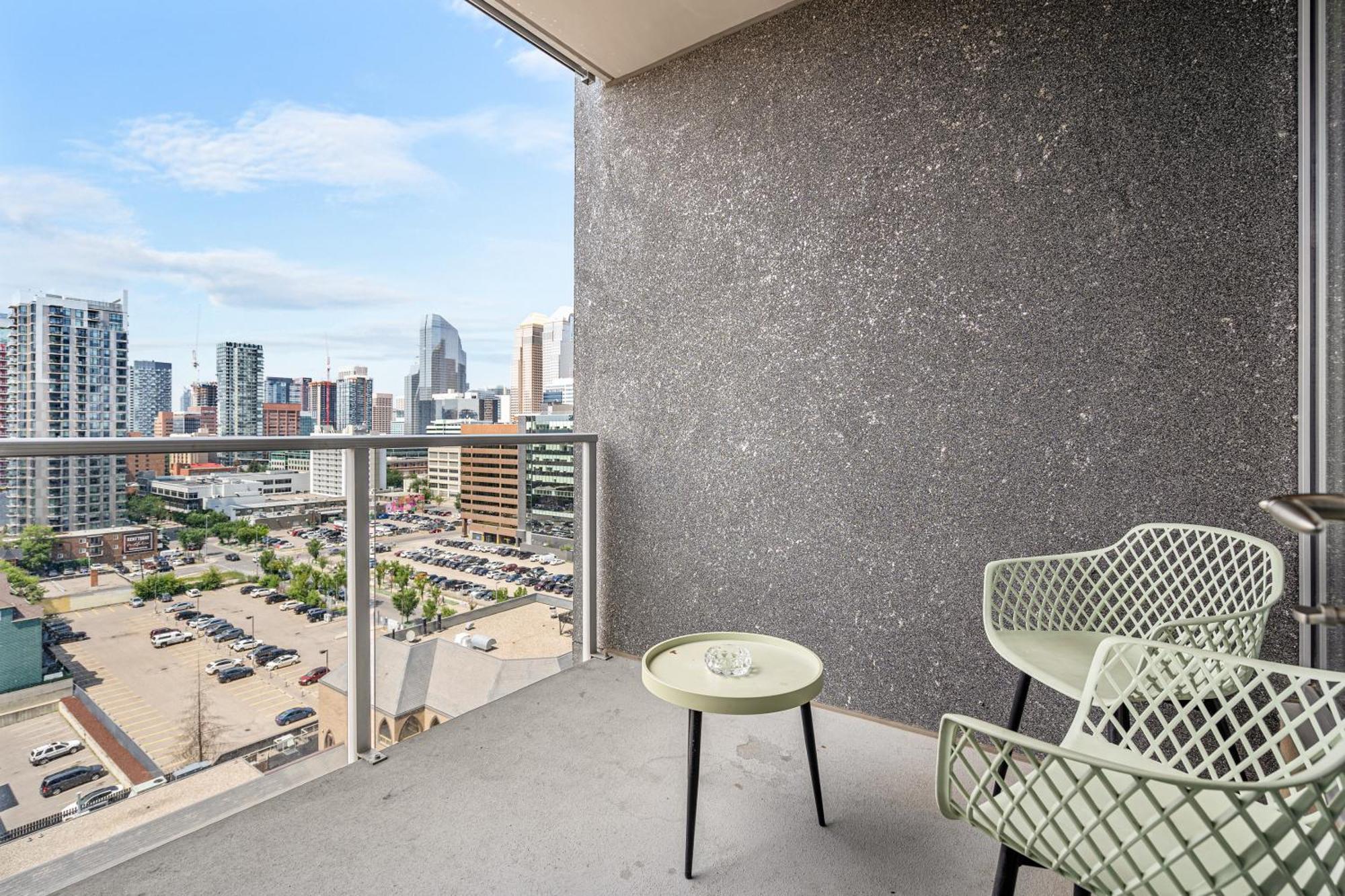 City Centre Retreat - 1Br Condo With Desk YYC 외부 사진